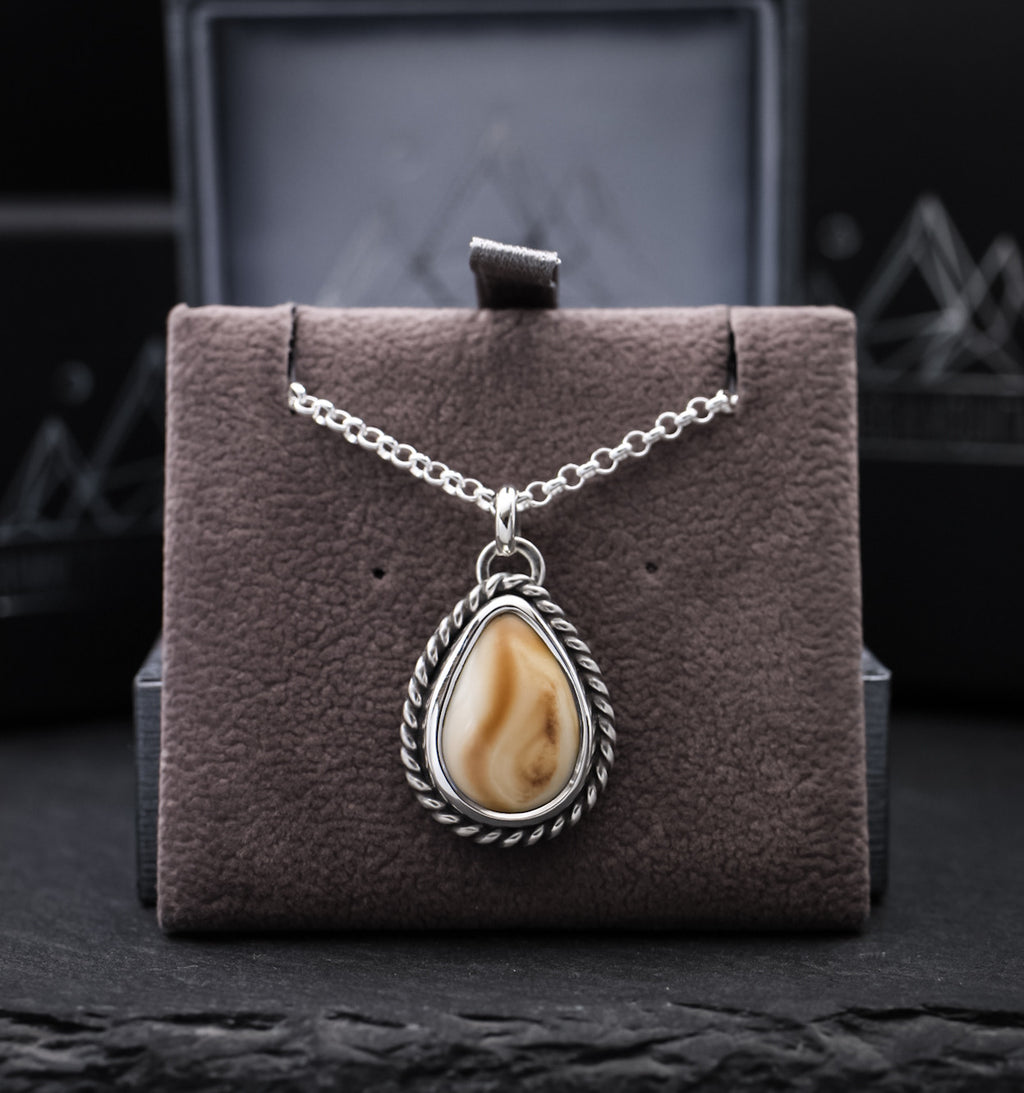 Elk Ivory Necklace • Rope Border