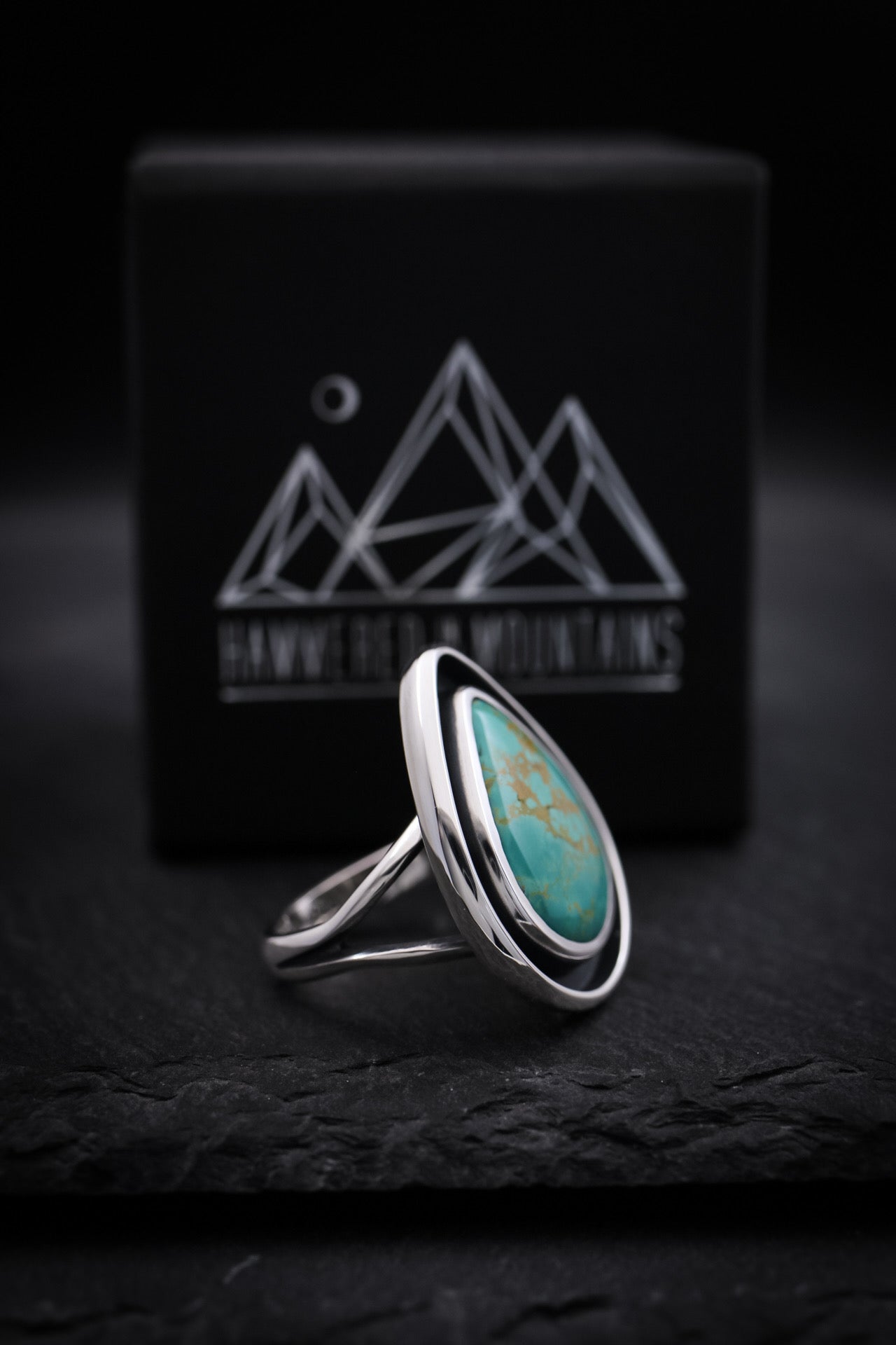 Shadowbox Ring • Split Shank Band • Tyrone Turquoise • Size 8 • Sterling Silver